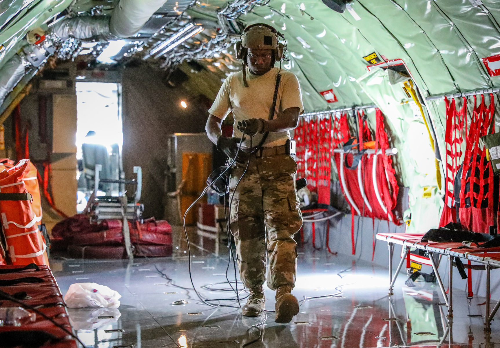 KC-135 refueling a B-1
